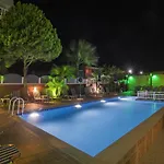 公寓式酒店 阿丽酒店式公寓 2*